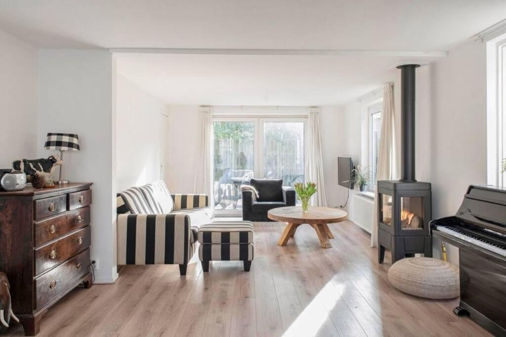 Вилла Klaproos Bergen Nh Экстерьер фото